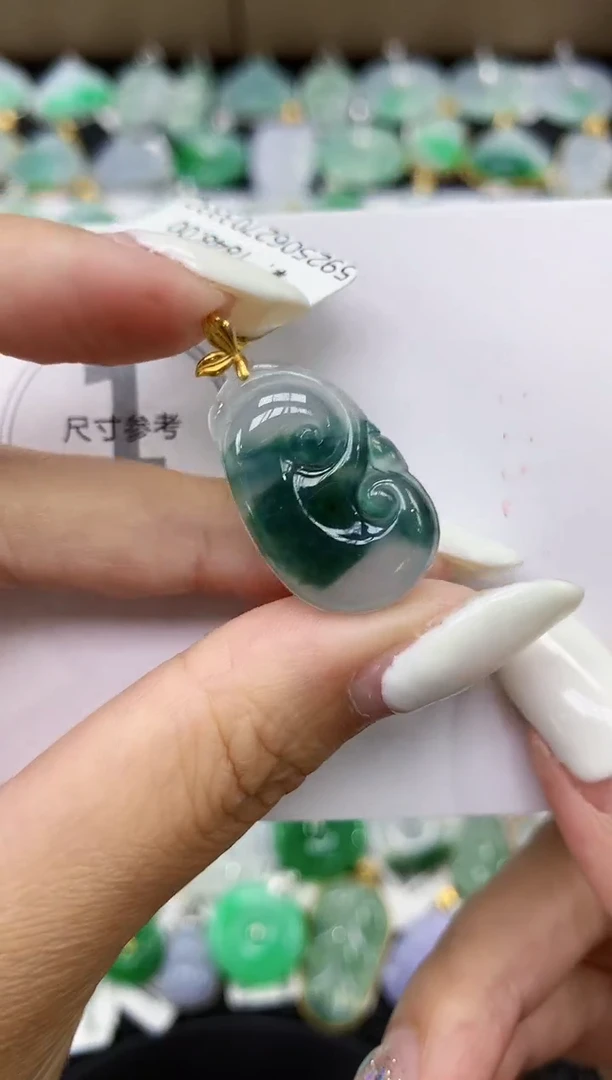 颈饰18K金镶嵌翡翠11111111111
