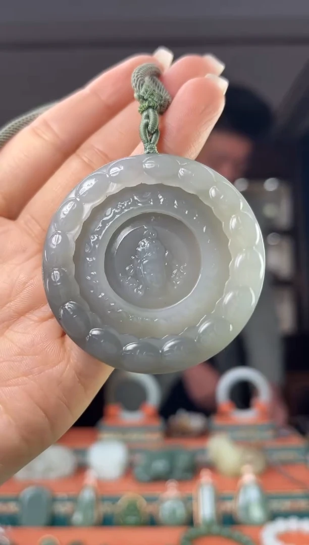 颈饰未镶嵌和田玉佩佩