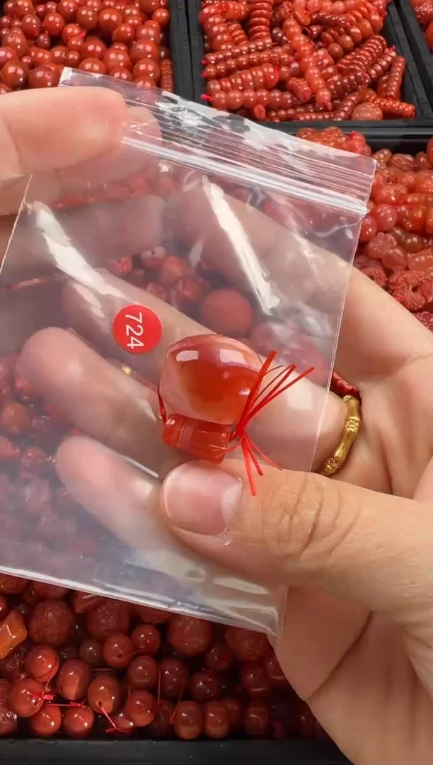 【闪购商品】南红玛瑙颈饰未镶嵌1