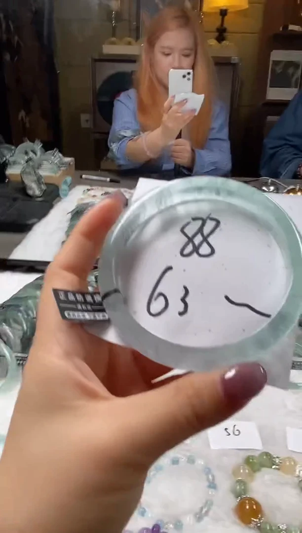 未镶嵌手镯水晶88号(天然水晶默认微瑕)