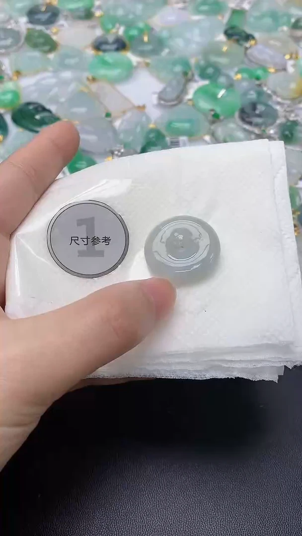 颈饰未镶嵌翡翠天然缅甸A货百元以上9元证书费自理