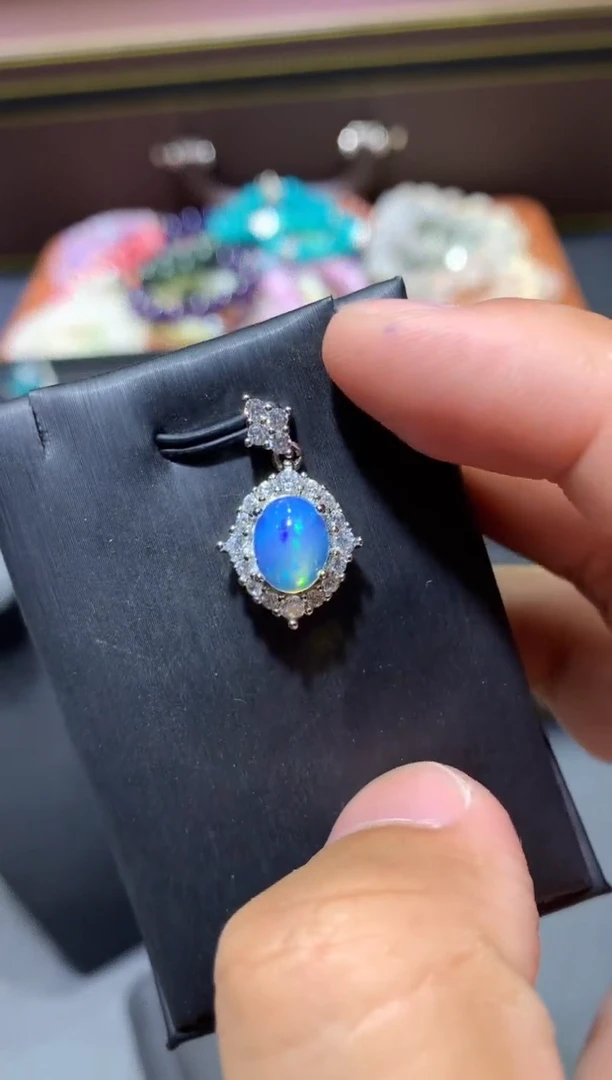 欧泊未镶嵌颈饰Q35【多样性发其一】