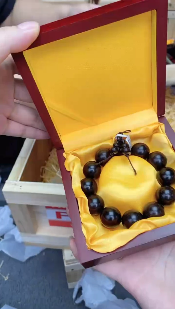 精选闪购手串搭配无礼盒