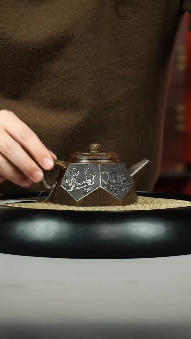 茶壶紫砂龙背青 钻石 刻绘四大神兽