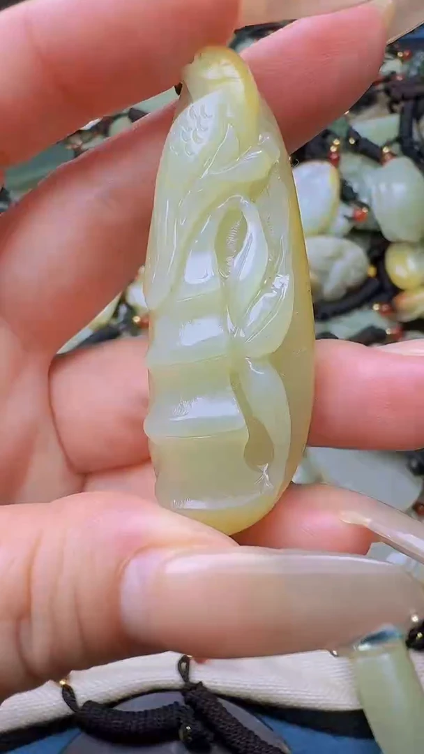 和田玉未镶嵌颈饰12