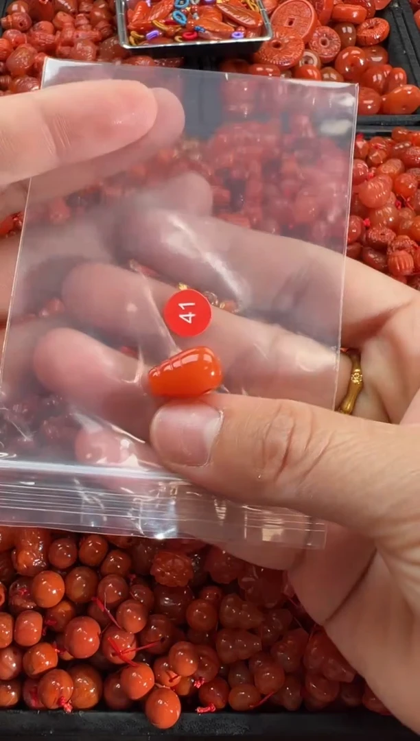 【闪购商品】南红玛瑙颈饰未镶嵌1