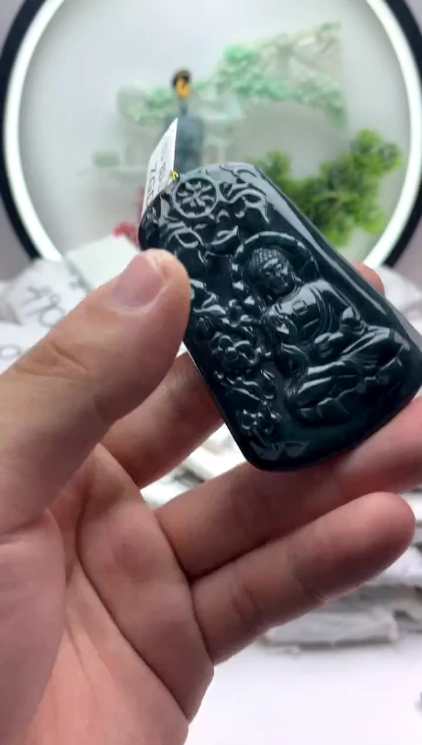 翡翠未镶嵌颈饰阿弥陀佛