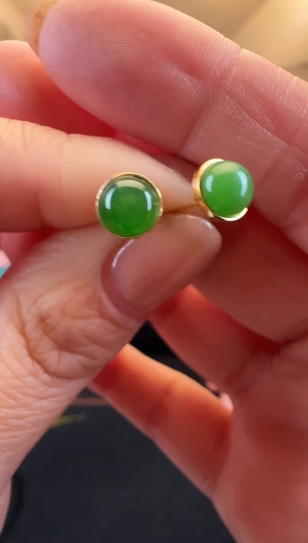 未镶嵌和田玉耳饰圆蛋面