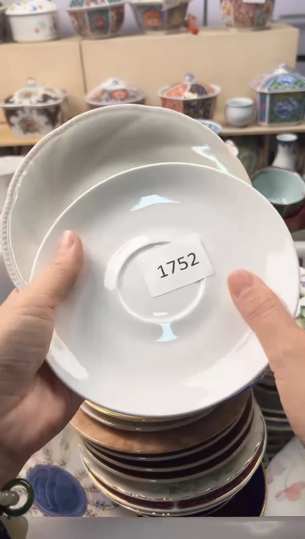 瓷片劉**涵1056011786664523