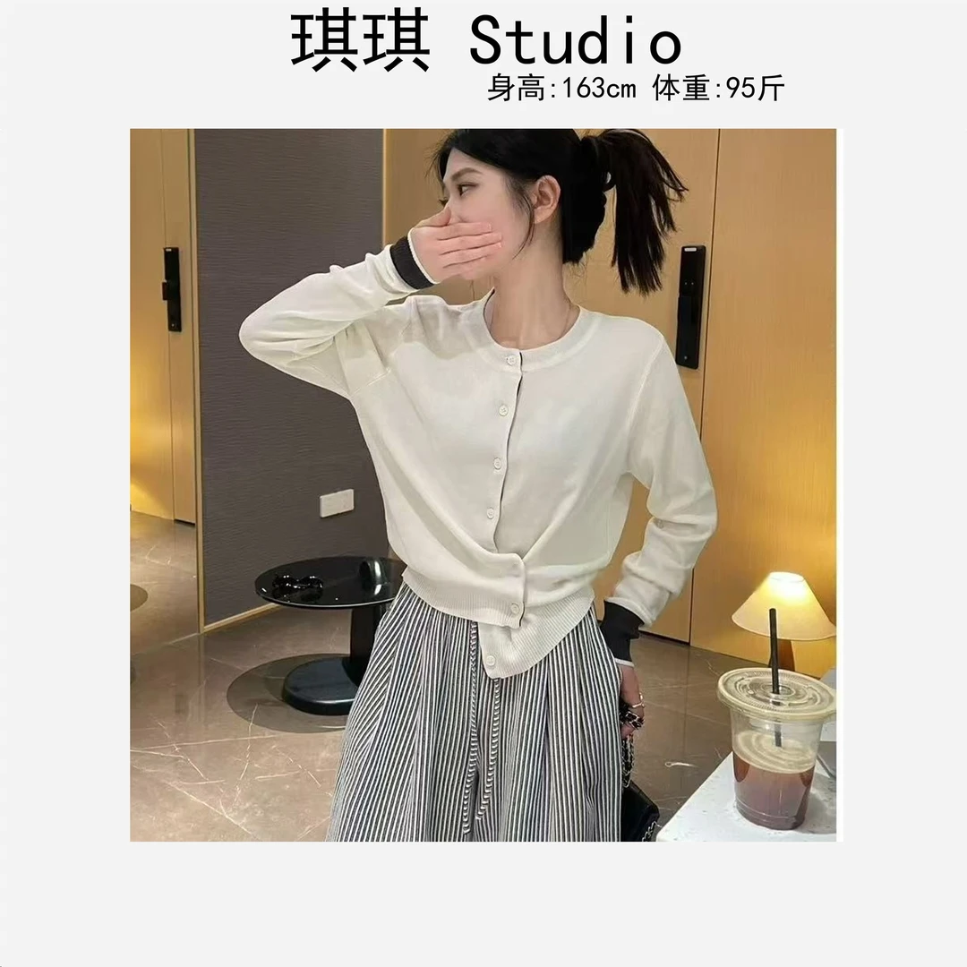 春季新款圆领单排扣潮流气质时尚舒适亲肤袖口拼色针织开衫-G