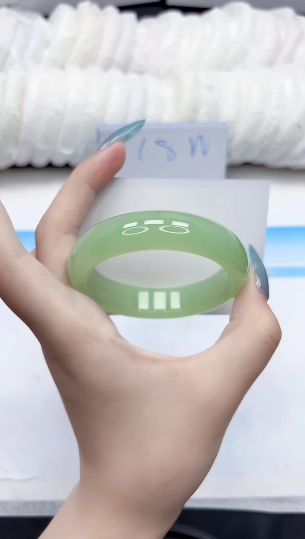 石英质玉手镯未镶嵌144-56