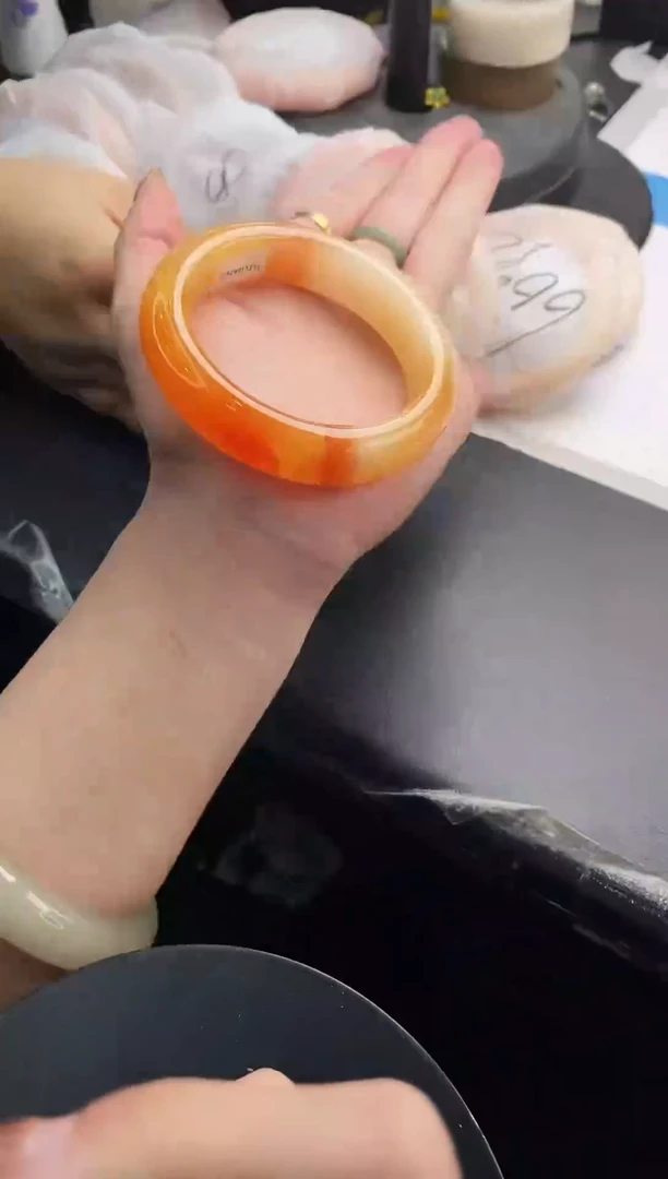 未镶嵌手镯石英质玉j21-HHB58+
