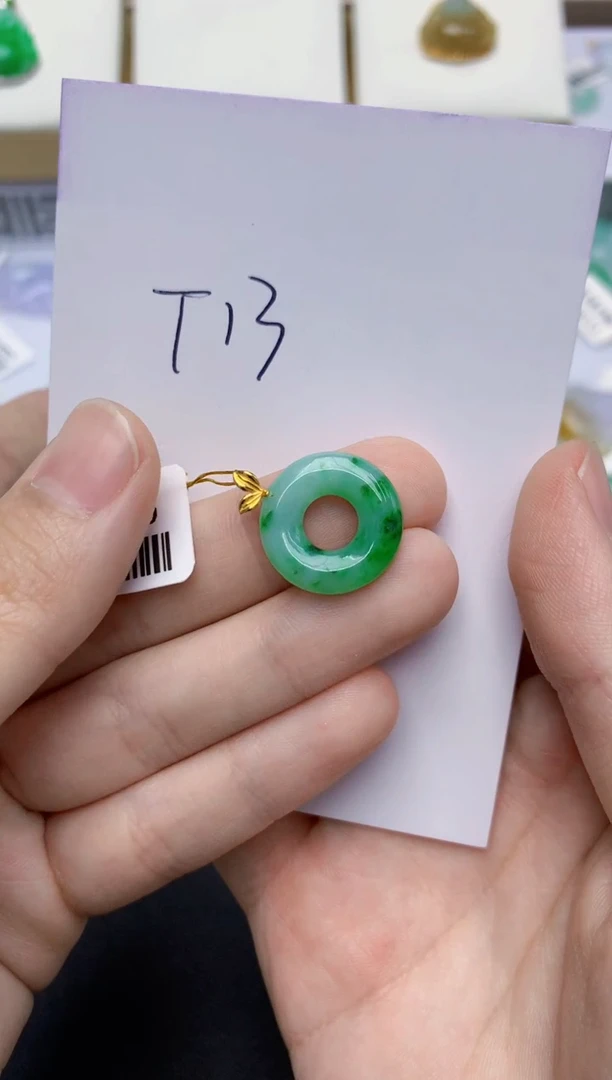 翡翠18K金镶嵌颈饰0000000000