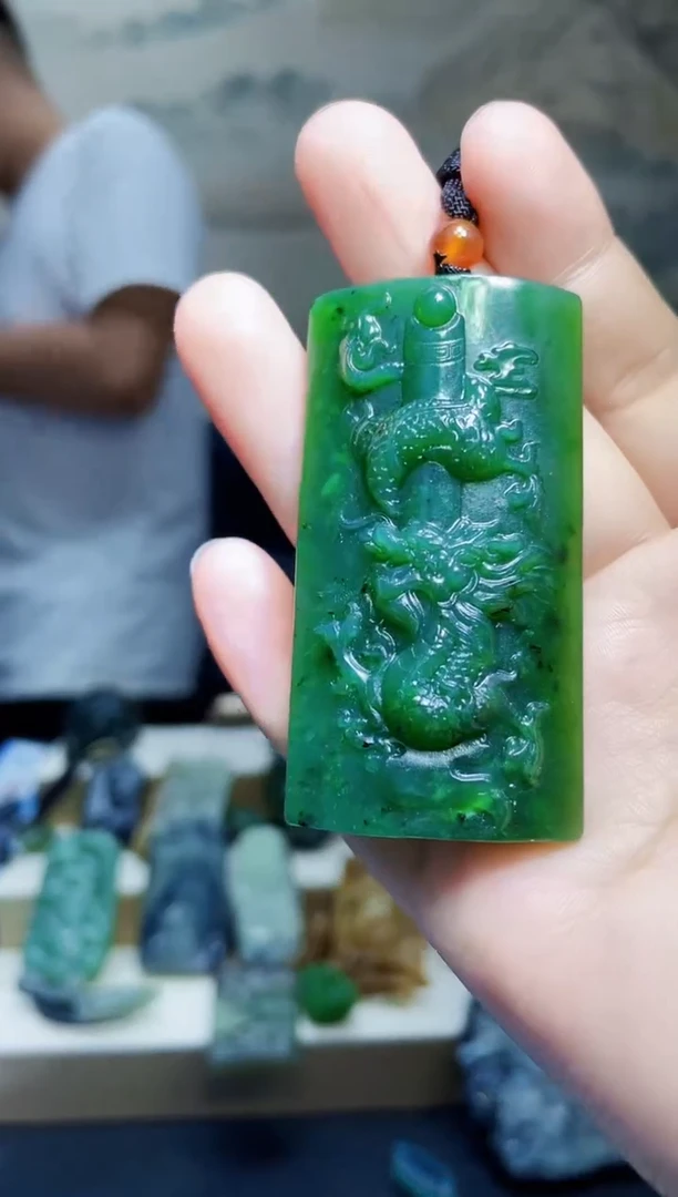 颈饰未镶嵌和田玉1