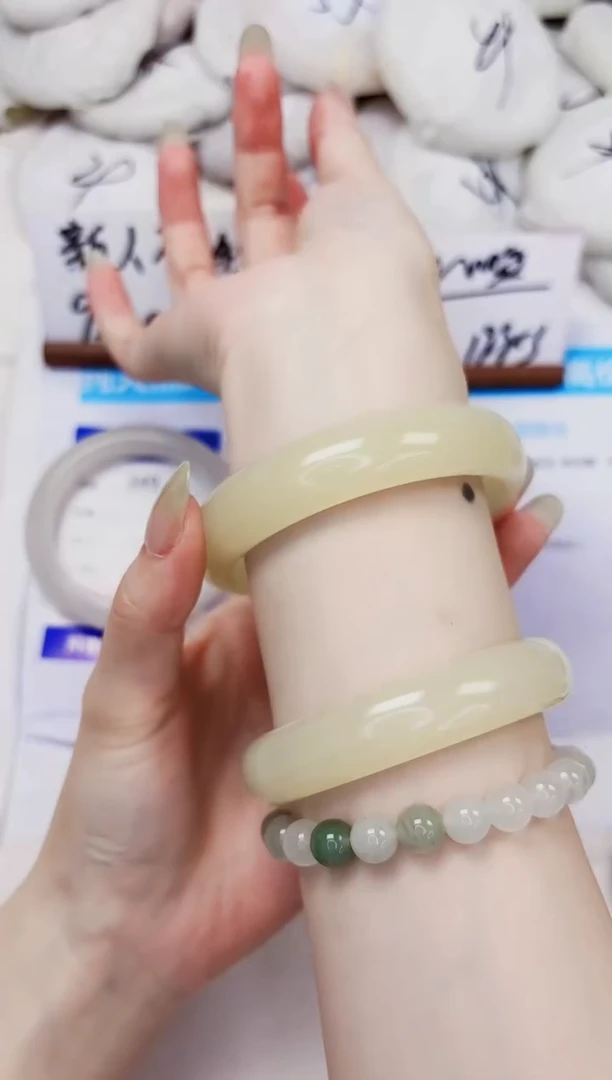 未镶嵌手镯石英质玉350-晴水-圈口59