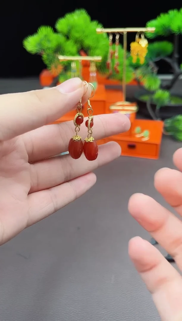 南红玛瑙银S925镶嵌耳饰525000