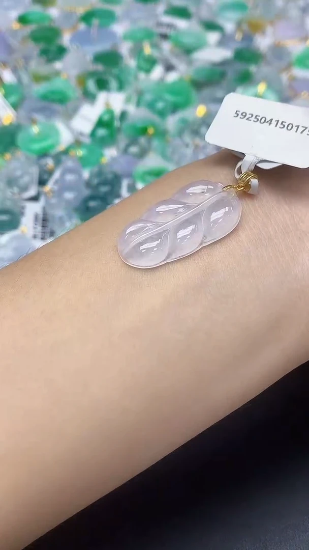 翡翠未镶嵌颈饰 天然缅甸a货翡翠