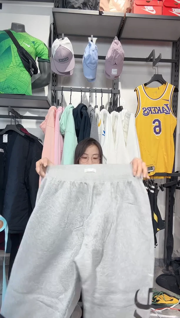 1351   编码 瑕疵款直播间过款为准 尺码