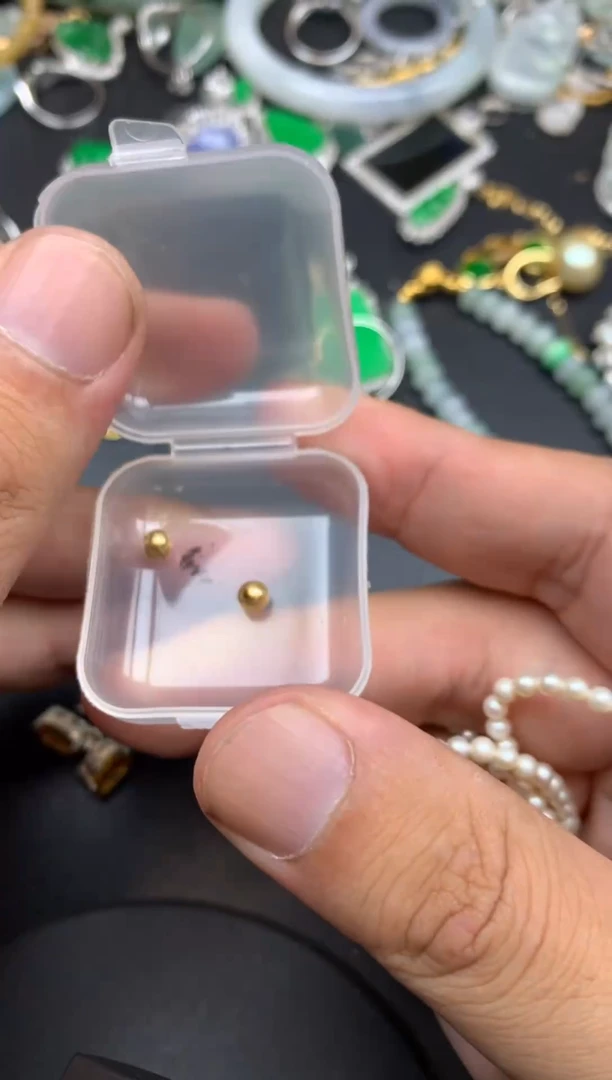 颈饰18K金镶嵌翡翠小****当单珠4mm