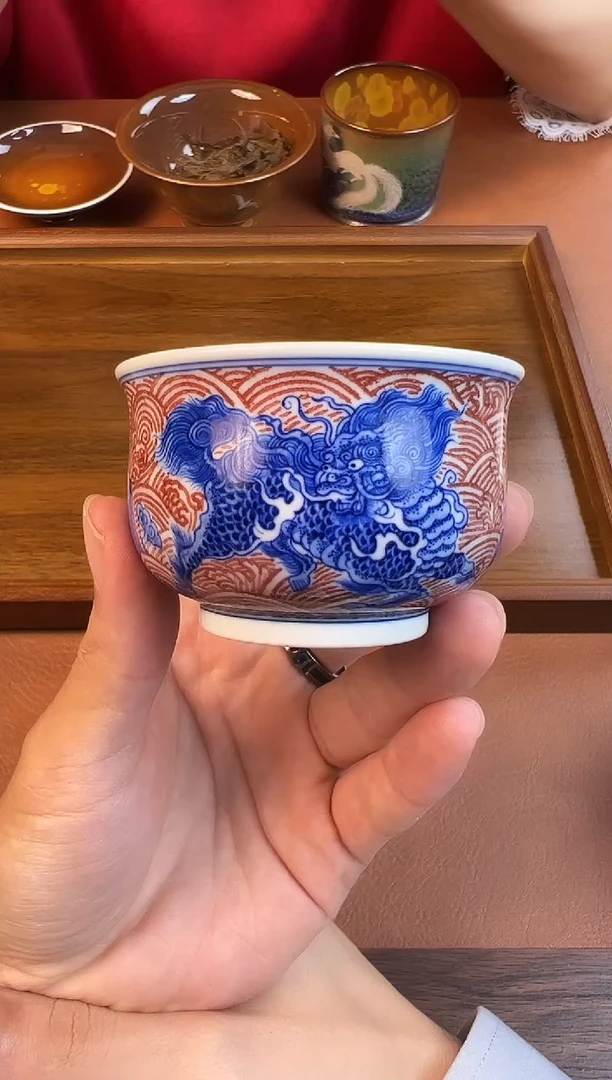 问青坊纯手工手绘青花釉里红麒麟海水主人杯