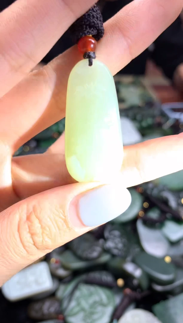 颈饰未镶嵌和田玉1