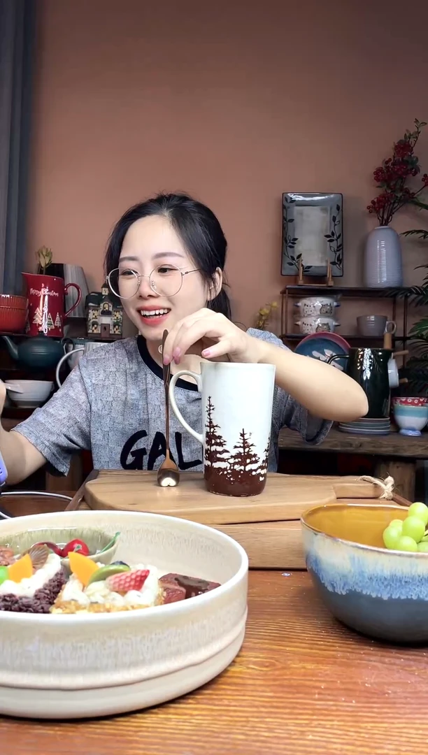 瓷瓷高杯锤纹杯子 加勺子