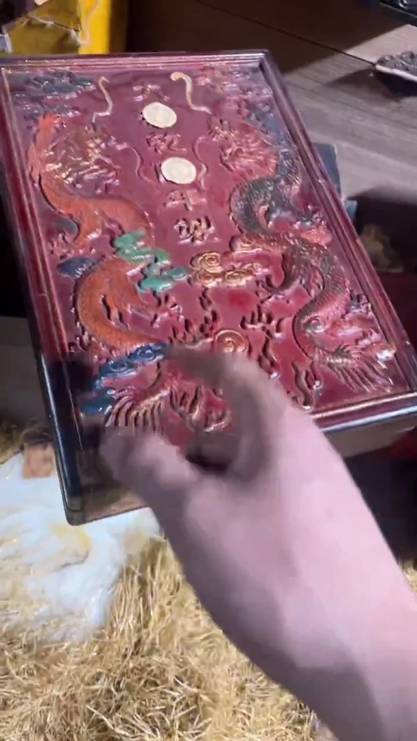香榧木香榧木（1个闷包竖款红色盘龙扁盒子）