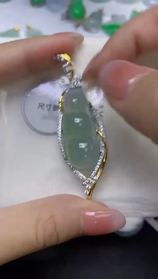 颈饰未镶嵌翡翠天然缅甸翡翠A货多样性发一件