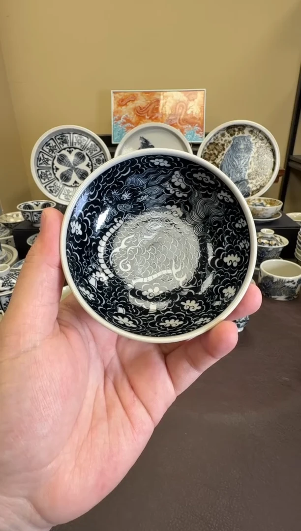 三*二号釉云墨麒麟普洱杯