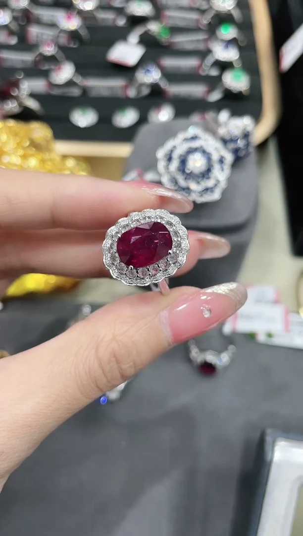 戒指18K金镶嵌碧玺戒指