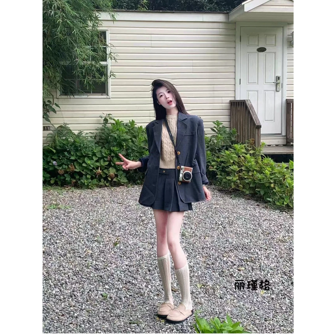 一整套早秋穿搭设计感小众韩系炸街廓形西装外套百褶半身裙两件套