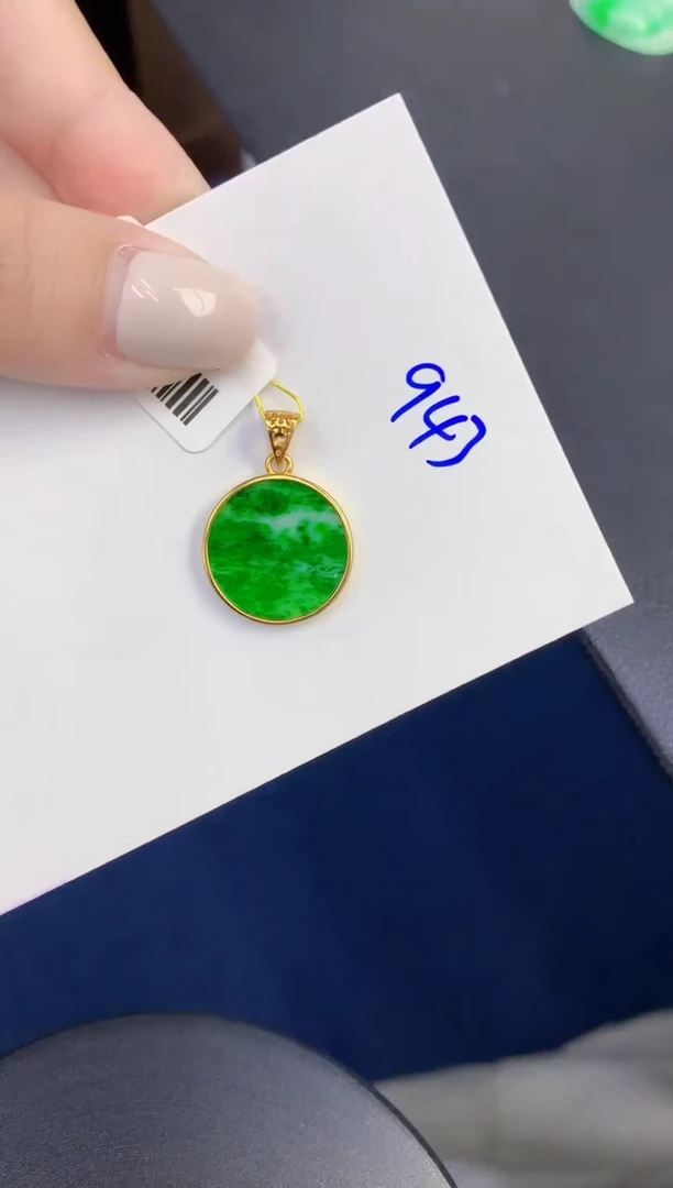 颈饰未镶嵌翡翠缅甸天然翡翠A货