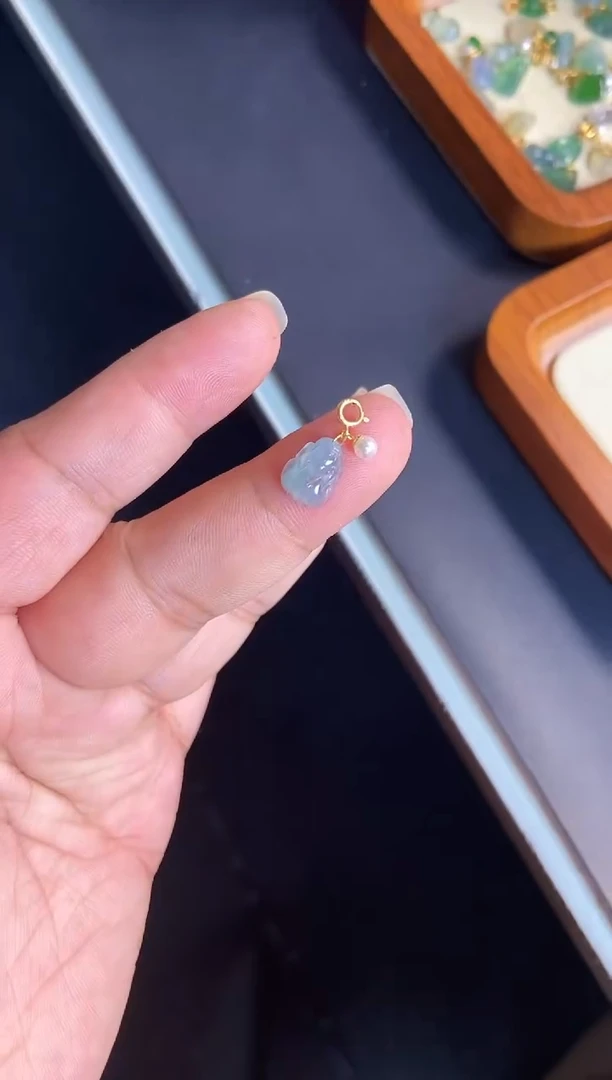 吊坠(不含链)18K金镶嵌翡翠1