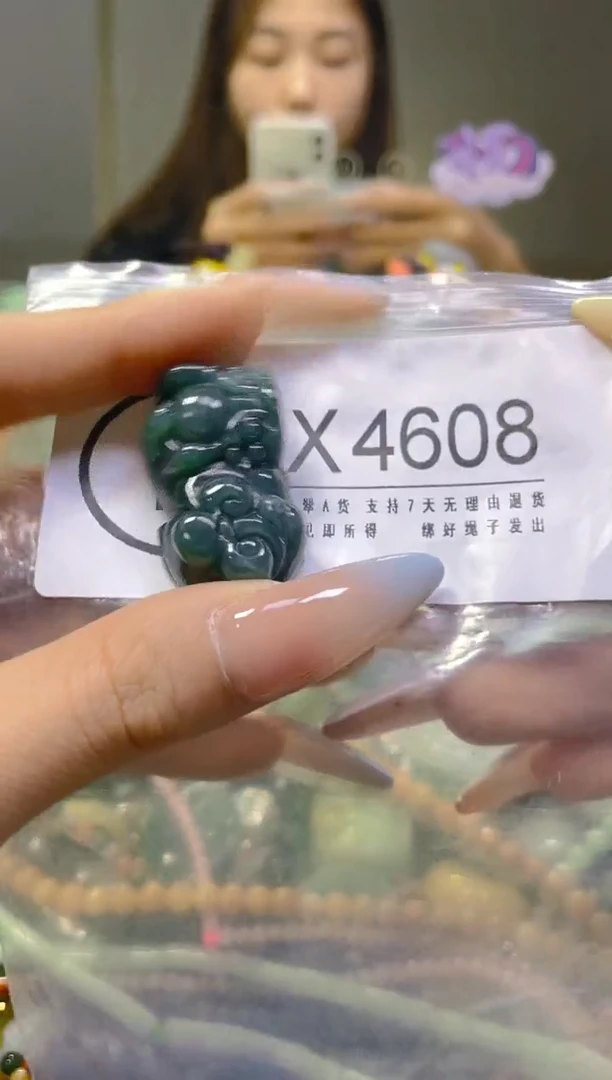 翡翠未镶嵌颈饰/X/翡翠A货，一件也是A批发价