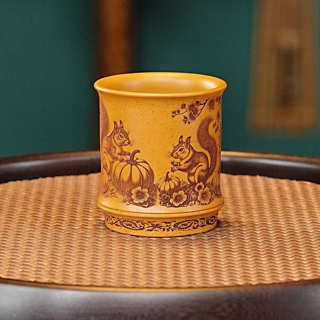 宜兴全手工紫砂 原矿葵黄朱泥泥料刻绘松鼠主人杯品茗杯