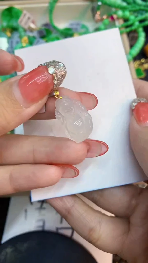 颈饰未镶嵌翡翠1