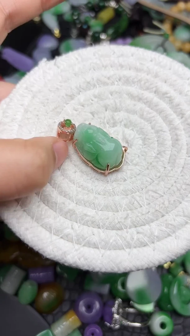 颈饰未镶嵌翡翠缅甸翡翠吊坠