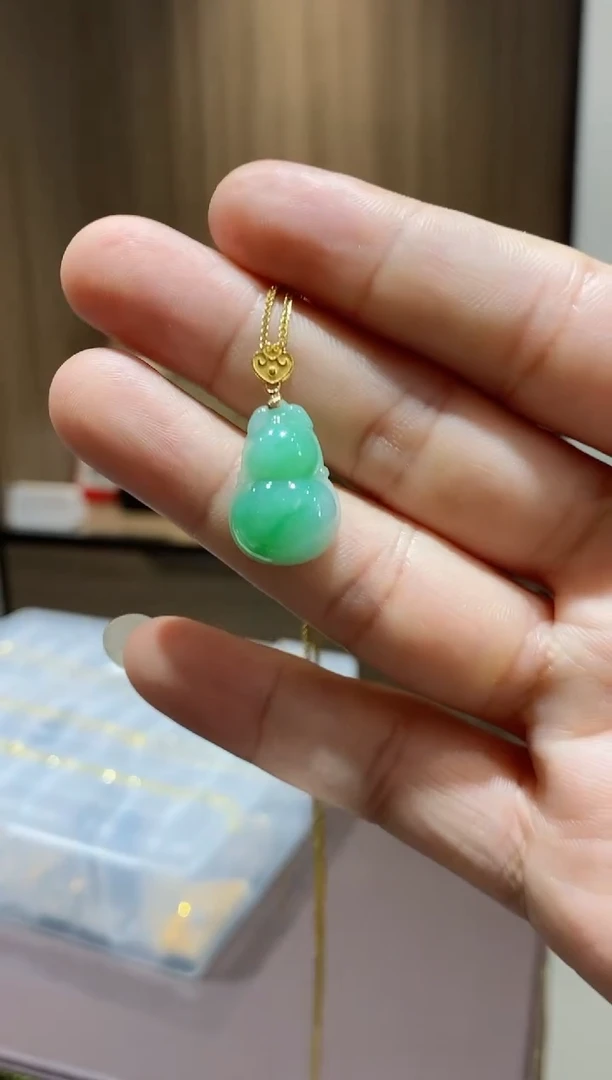 翡翠18K金镶嵌吊坠(赠链)葫芦挂件加银链