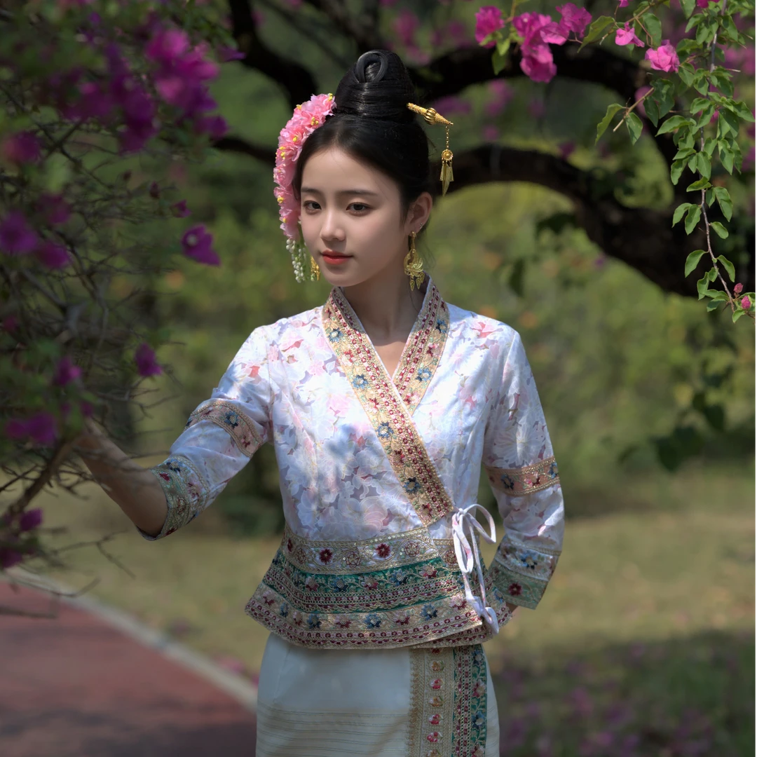 西双版纳傣族衣服云南少数民族服装女士民族风生活装表演服工作服