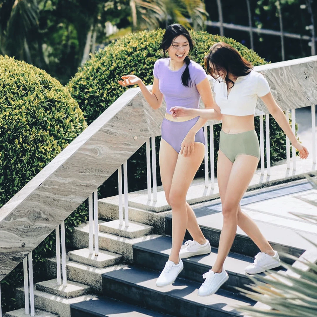 无痕速干内裤女士包臀中高腰简约纯色透气舒适一片式三角短裤