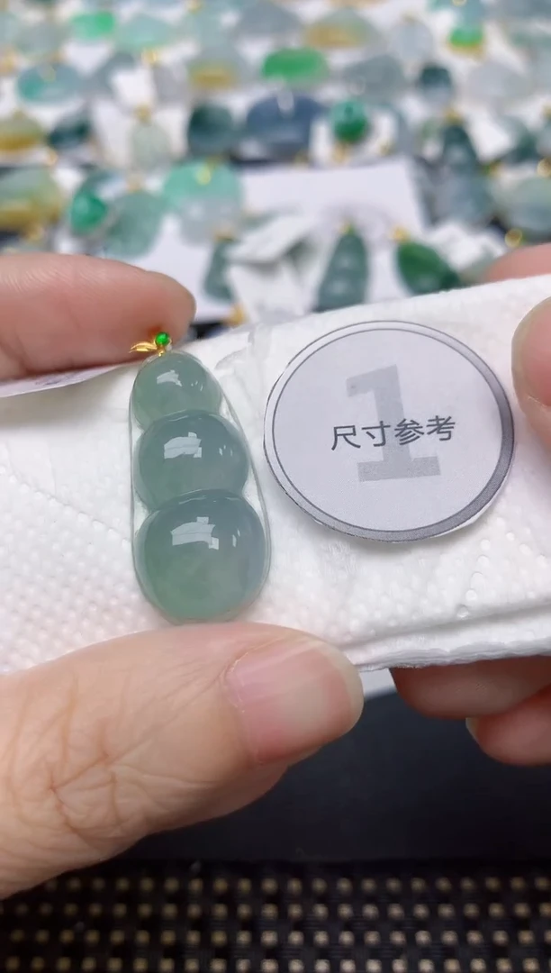 颈饰18K金镶嵌翡翠天然缅甸A货翡翠