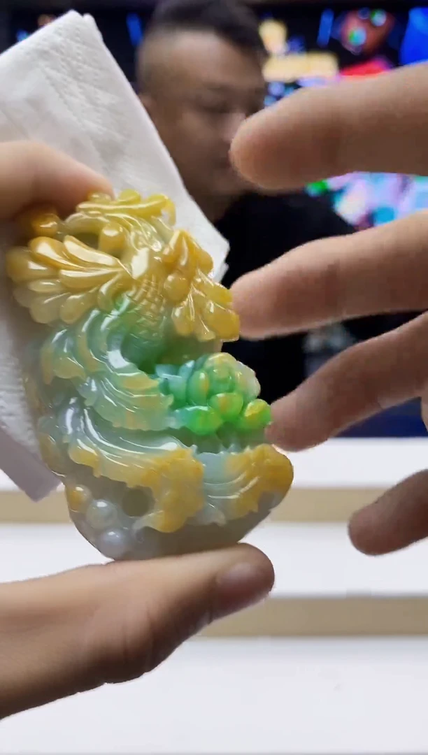 未镶嵌定制翡翠-毛货挂件 （赠珠链）20