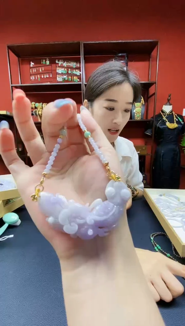颈饰未镶嵌翡翠吊坠