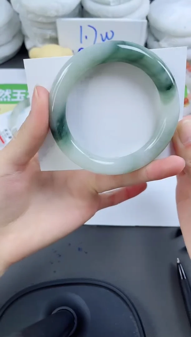 【闪购商品】石英质玉手镯未镶嵌67-57.1