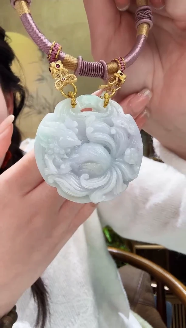 颈饰未镶嵌翡翠吊坠