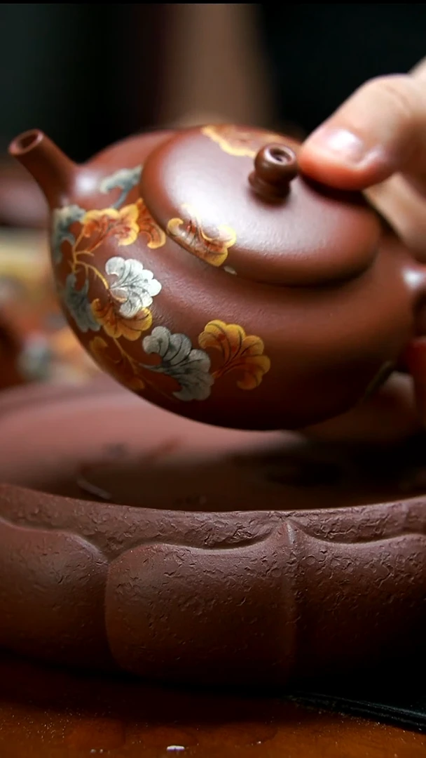 茶壶紫砂紫泥金银搓银杏叶壶