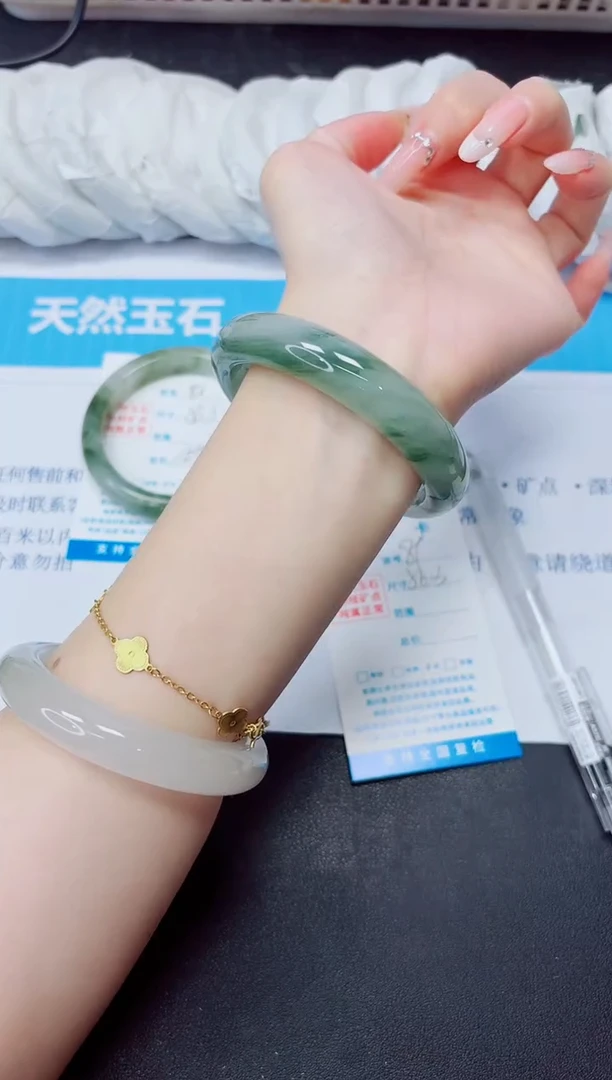 石英质玉手镯未镶嵌89/56.3