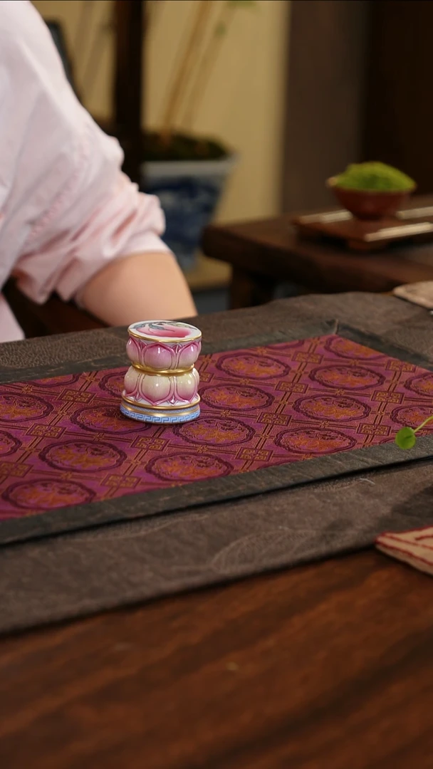 杯子灵玺贡仿粉彩百合盖置