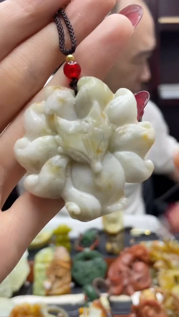 未镶嵌岫玉吊坠·
