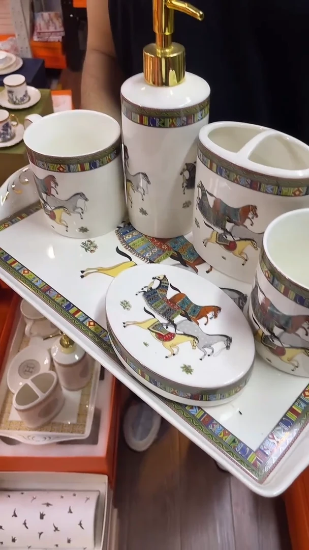 杯鸿辉家品牌瓷器，京东包邮！